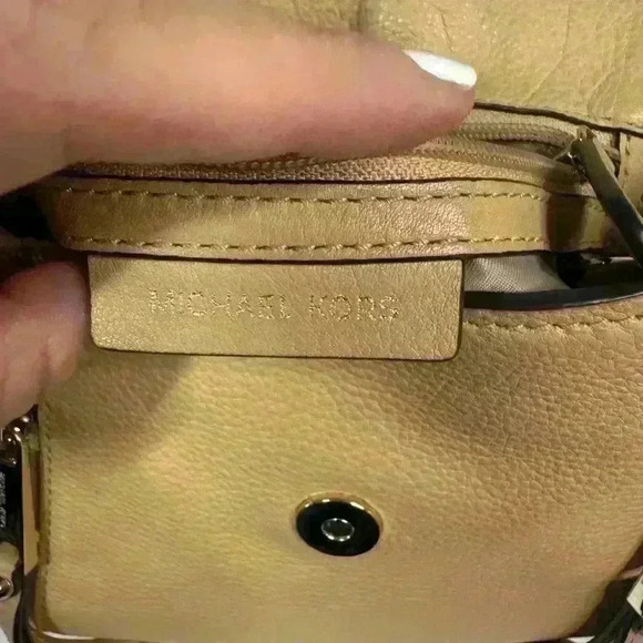 Michael Kors Evie Shoulder Bag Butternut Neutral Beige Fall Capsule Everyday - Picture 15 of 17